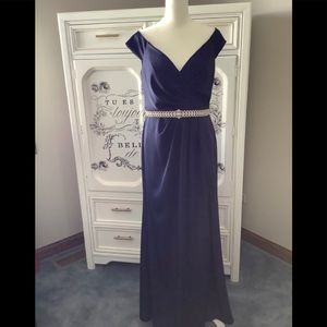 Cachet navy gown size 6